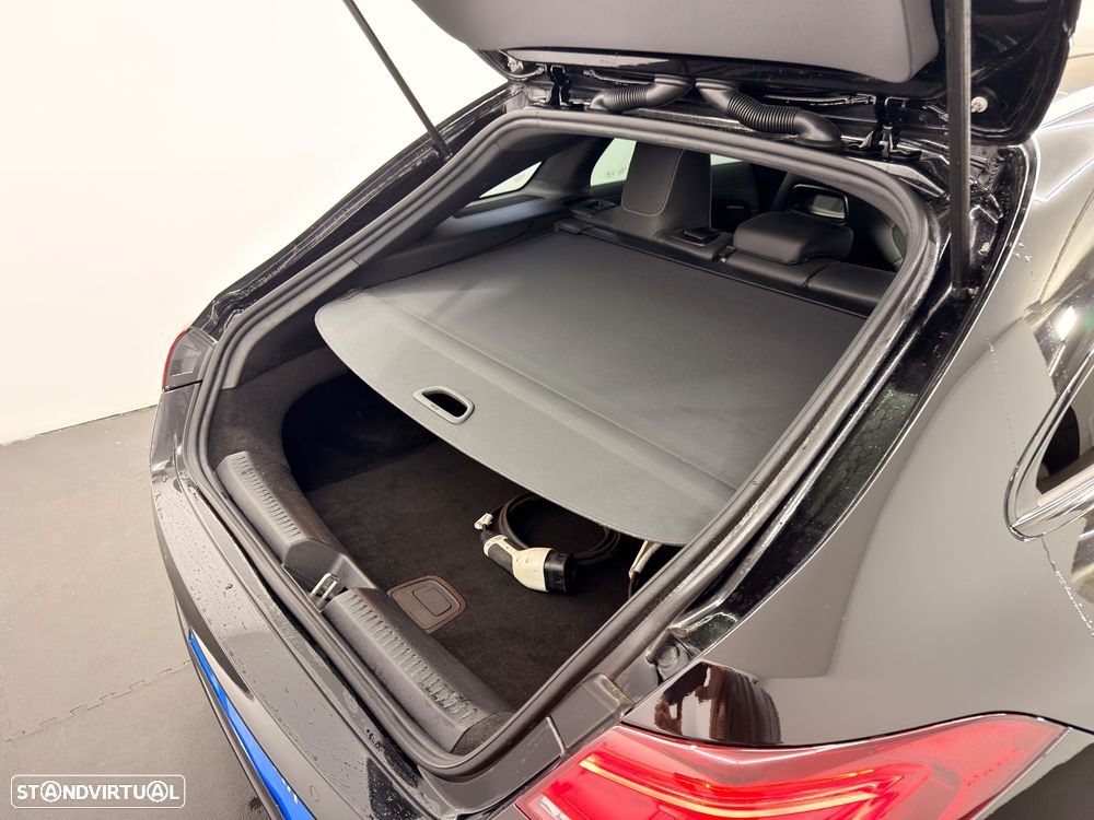 Mercedes-Benz CLA 250 e Shooting Brake AMG Line - 25