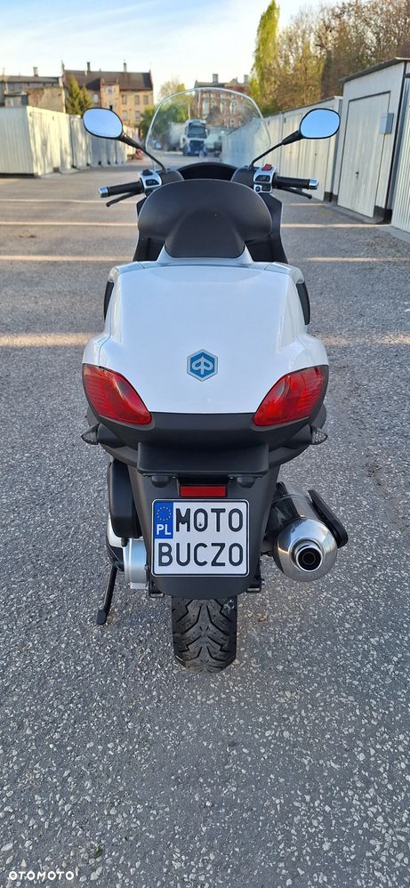 Piaggio MP-3 - 11