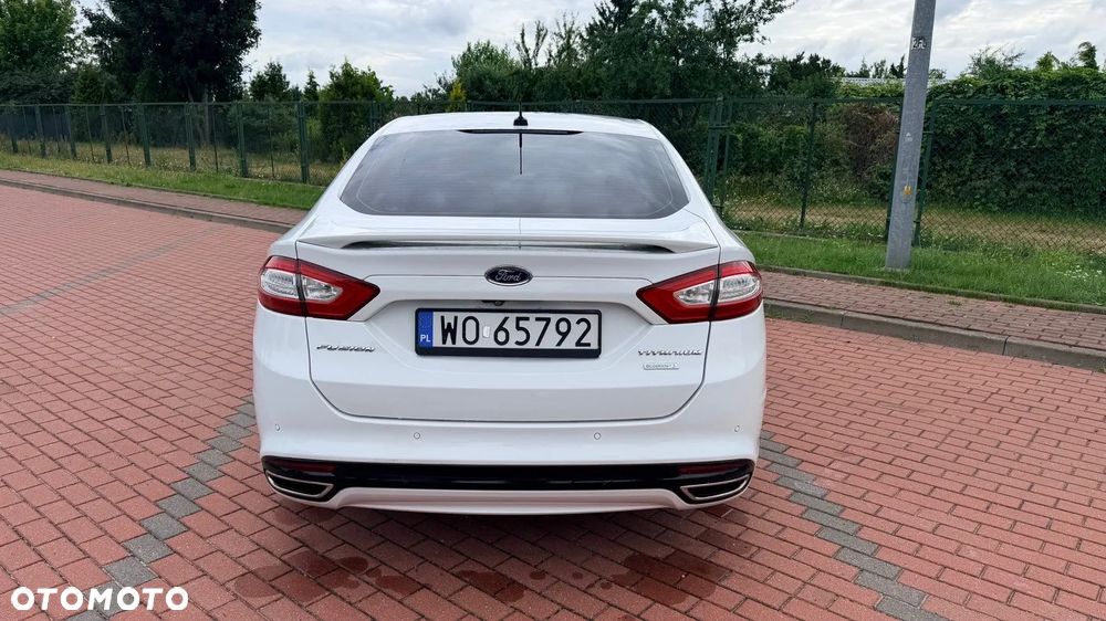 Ford Fusion 2.0 EcoBoost Titanium - 13