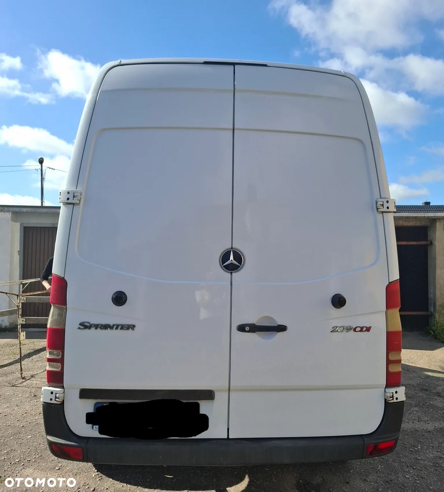 Mercedes-Benz SPRINTER - 4