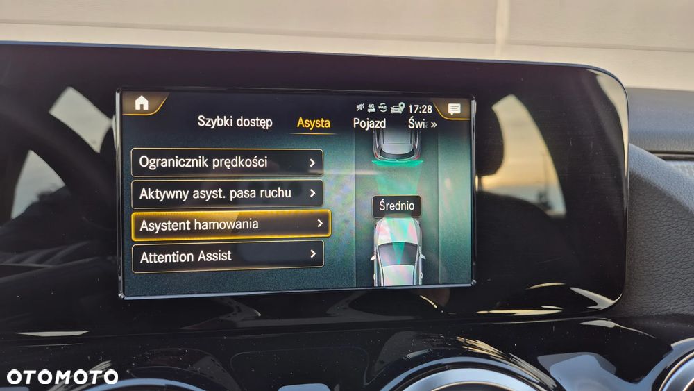 Mercedes-Benz Klasa B 180 Style 7G-DCT - 27