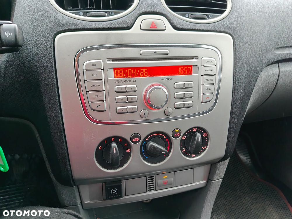 Ford Focus 1.4 16V Style - 18