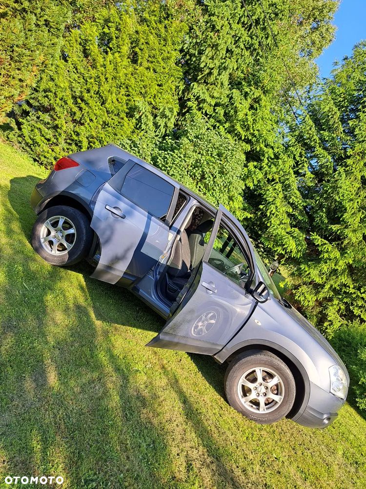 Nissan Qashqai 2.0 dCi 4 x 4 DPF acenta - 4