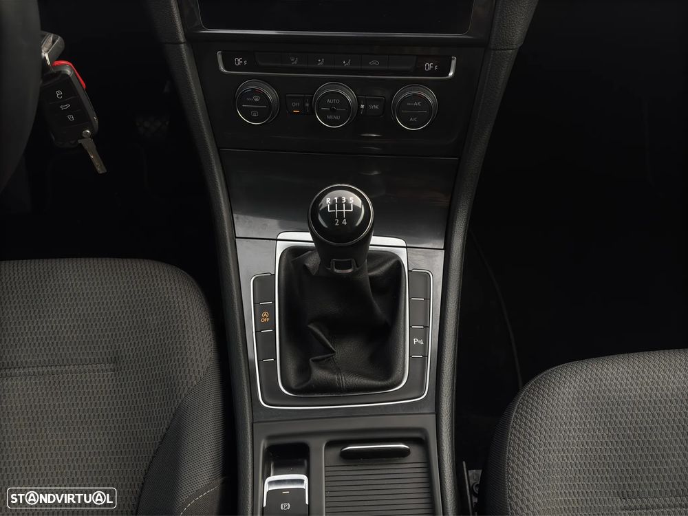 VW Golf 1.6 TDI Highline - 15