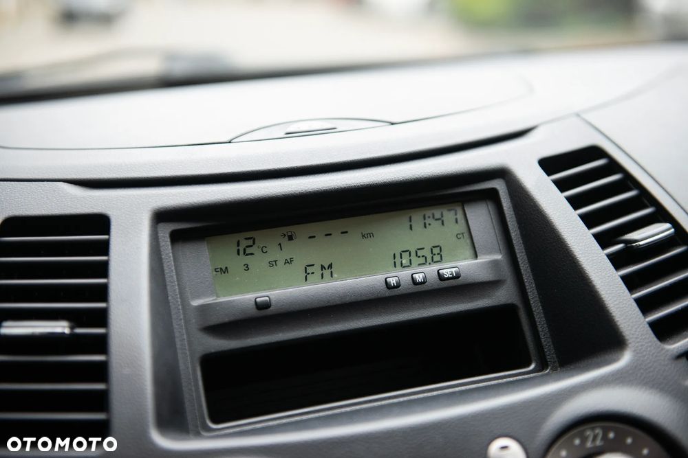 Mitsubishi Grandis 2.0 DI-D 6-Sitzer Intense - 32