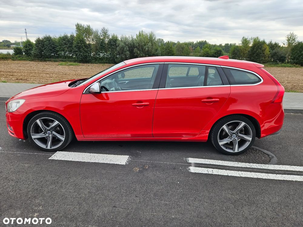 Volvo V60 D4 R-Design Kinetic - 4