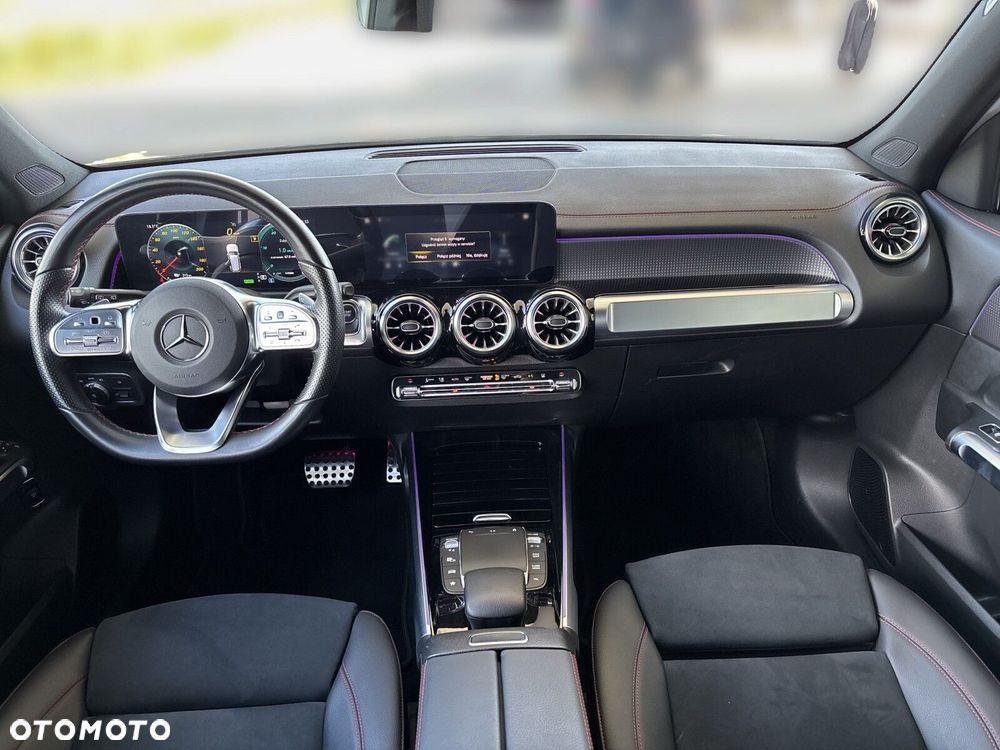 Mercedes-Benz EQB - 12