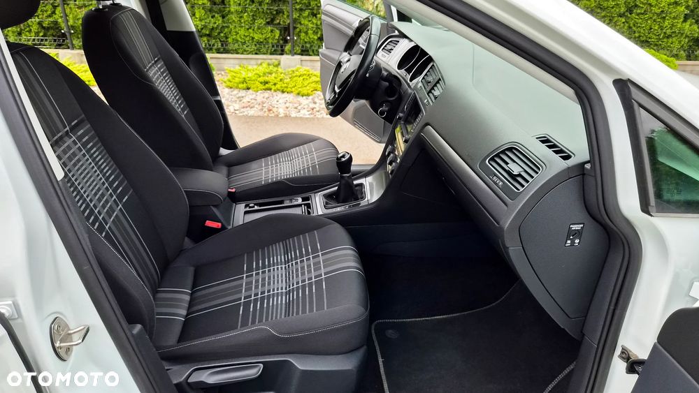 Volkswagen Golf 1.2 TSI BlueMotion Technology Lounge - 27