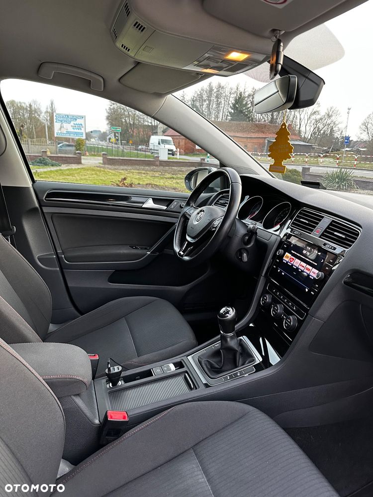 Volkswagen Golf 2.0 TDI Sound - 26