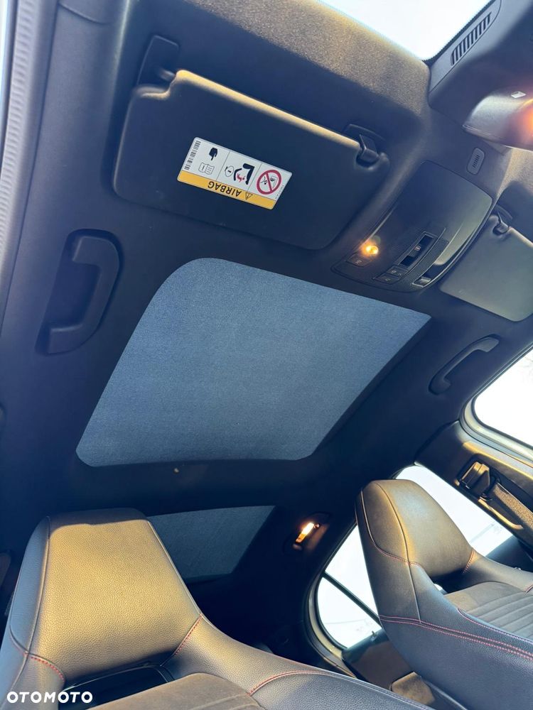 Mercedes-Benz GLA - 16