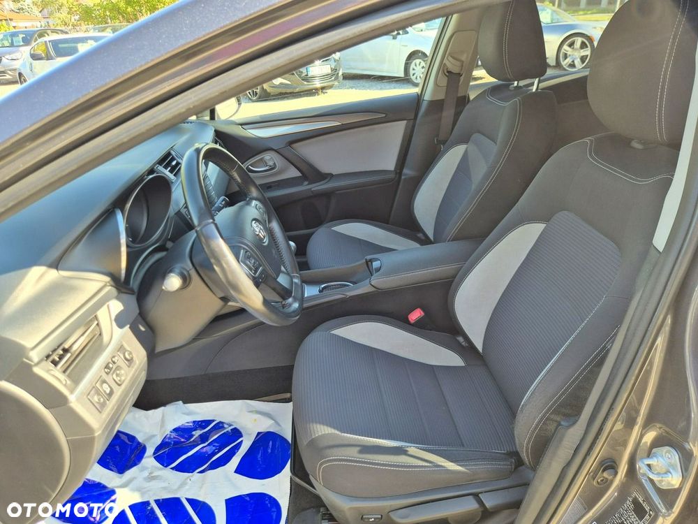 Toyota Avensis 2.0 D-4D Prestige - 21