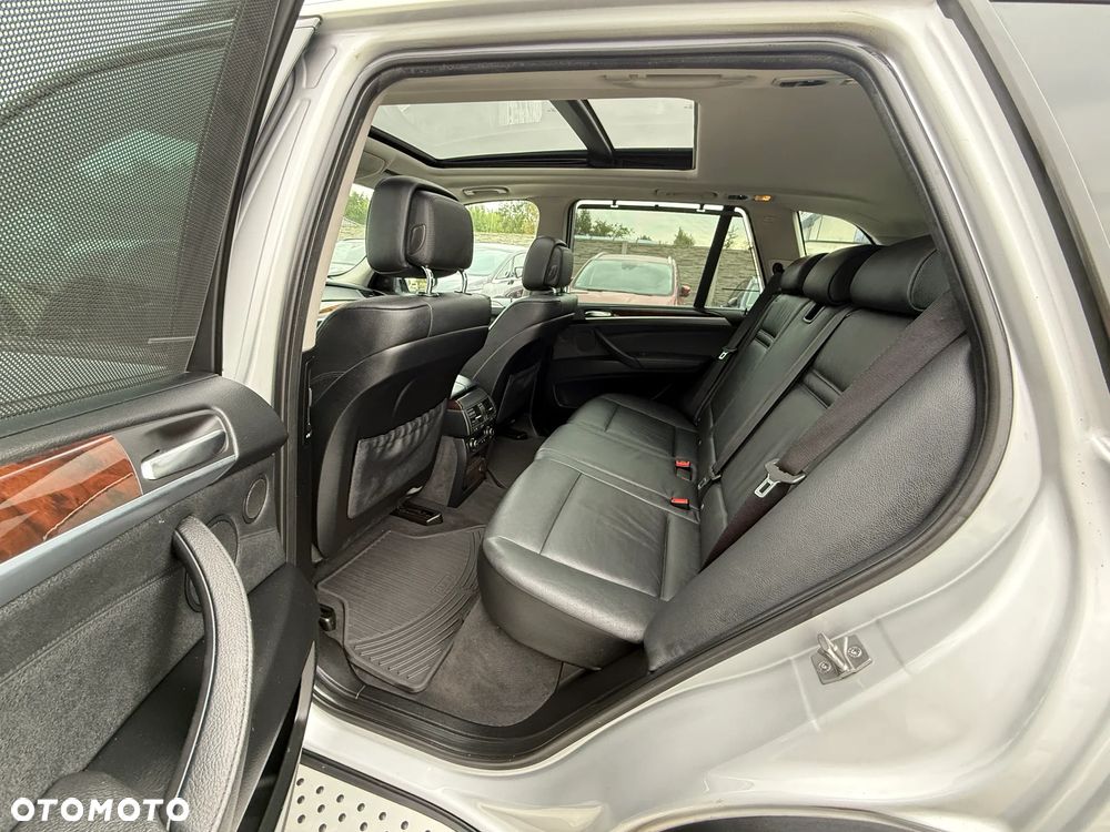 BMW X5 xDrive35i Edition Exclusive - 26