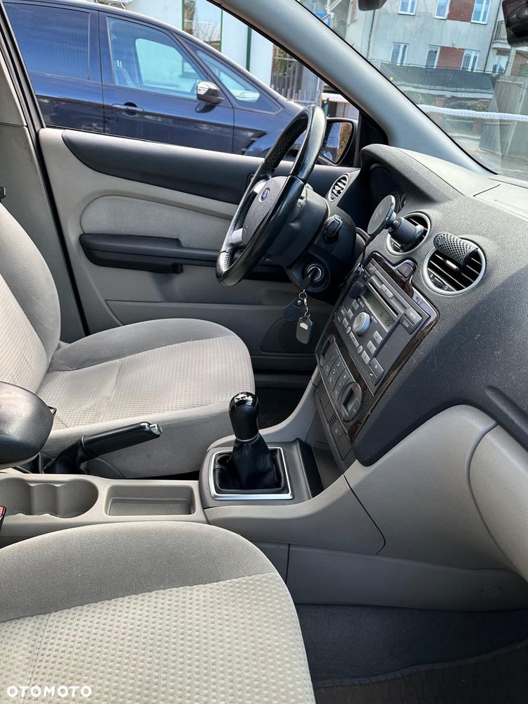 Ford Focus 1.6 TDCi Ghia - 10
