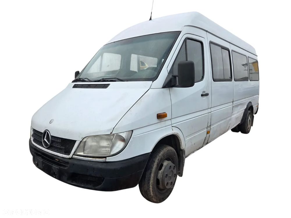 Mercedes-Benz Sprinter 2002 Silnik 2.2 CDI (611981) 130KM (95kW) Arctic White 9147 Na Części maska, klapa, drzwi, lampa - 1