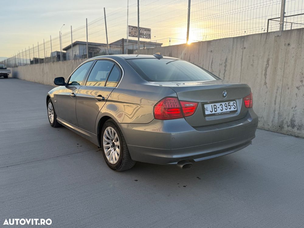 BMW Seria 3 320d DPF Aut. - 12
