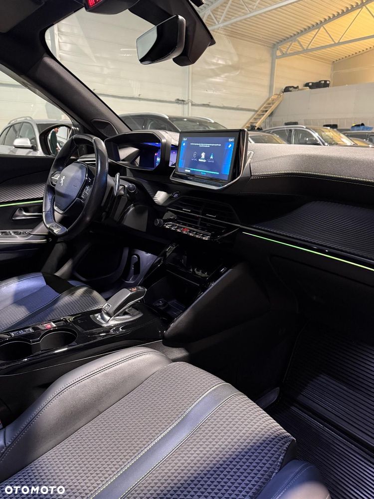 Peugeot 2008 BlueHDi 130 EAT8 GT - 2