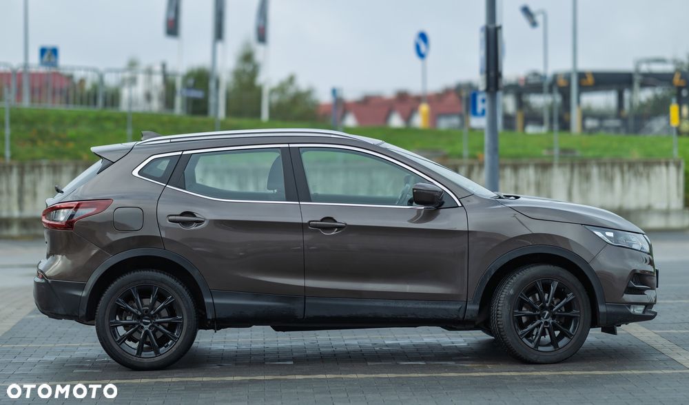 Nissan Qashqai - 25