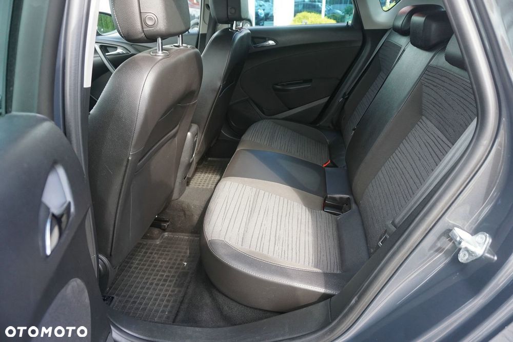 Opel Astra 1.4 Turbo - 29