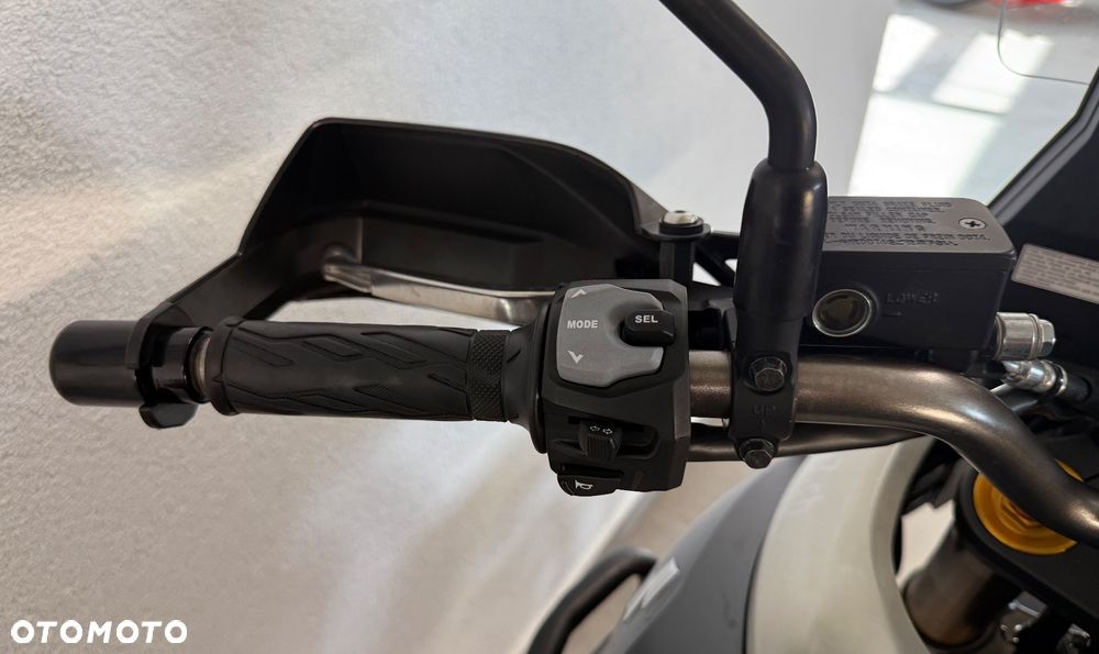 Suzuki V-STROM - 7