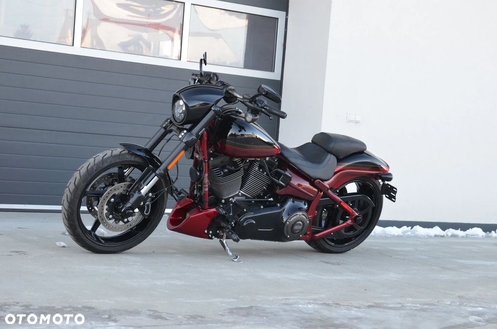 Harley-Davidson Softail Breakout - 10
