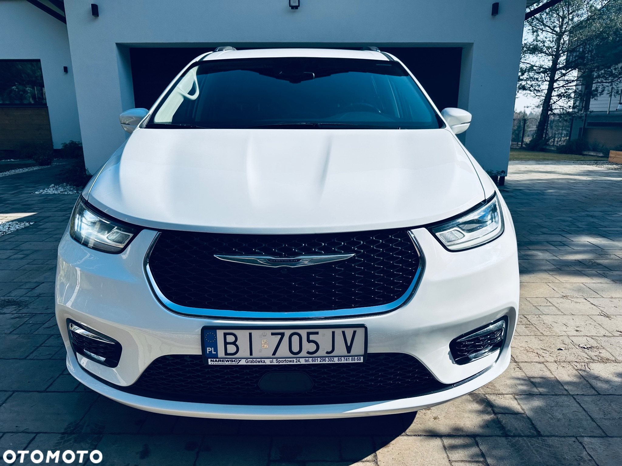 Chrysler Pacifica - 12