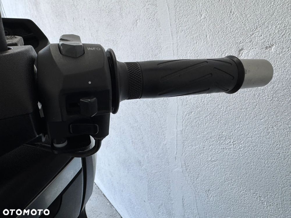 Yamaha X-max - 35