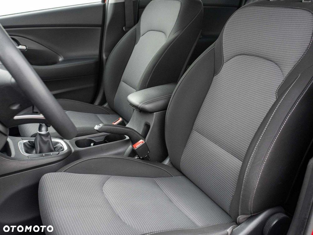 Hyundai i30 1.4 Classic + - 13