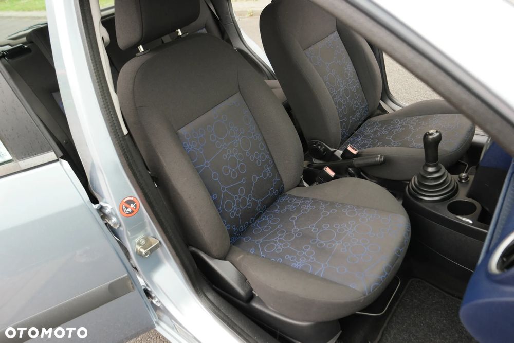 Ford Fiesta - 25