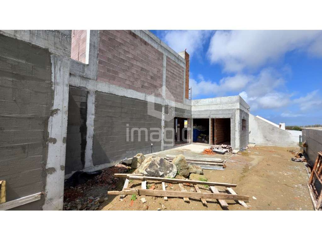 Moradia isolada T4+1 de arquitetura contemporânea na Ventosa - Torr... - Grande imagem: 4/38