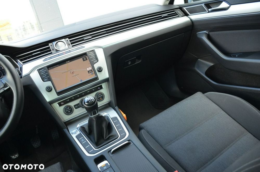 Volkswagen Passat - 31