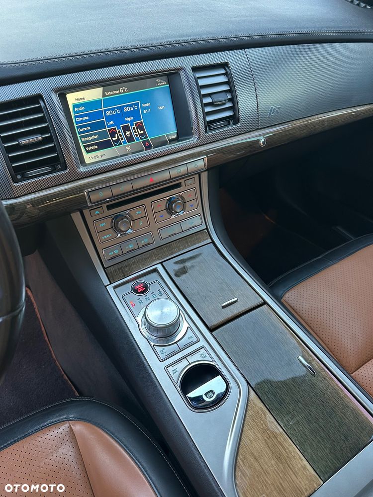 Jaguar XF XFR 5.0 V8 Kompressor - 17