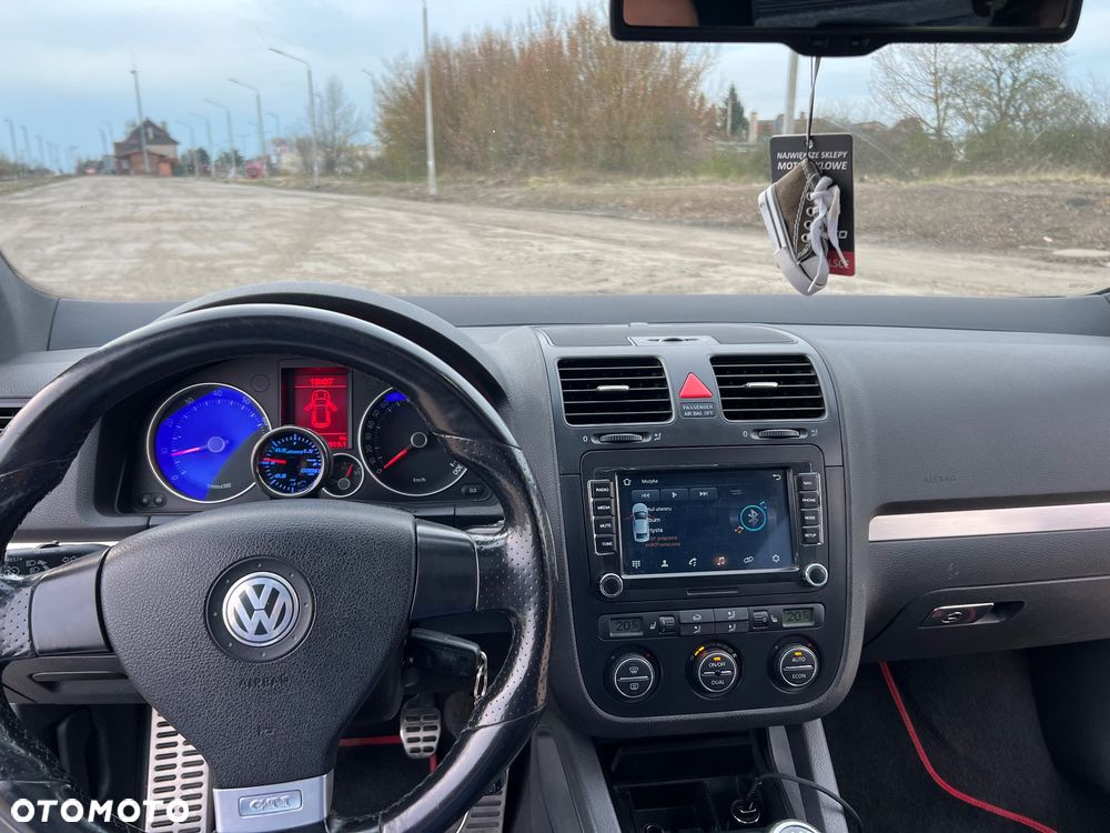 Volkswagen Golf - 11