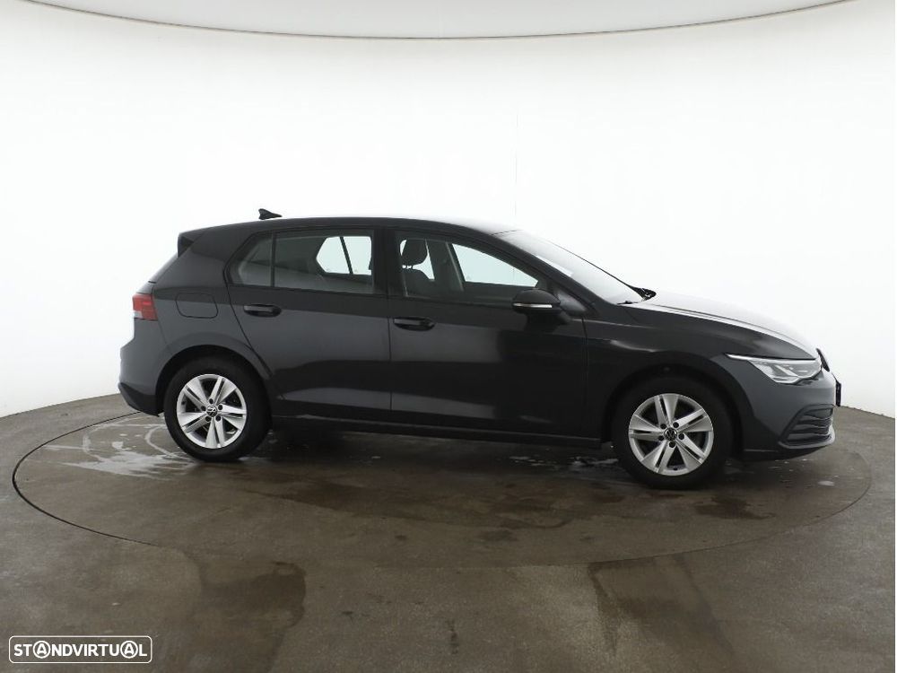 VW Golf 1.0 eTSI Life DSG - 8