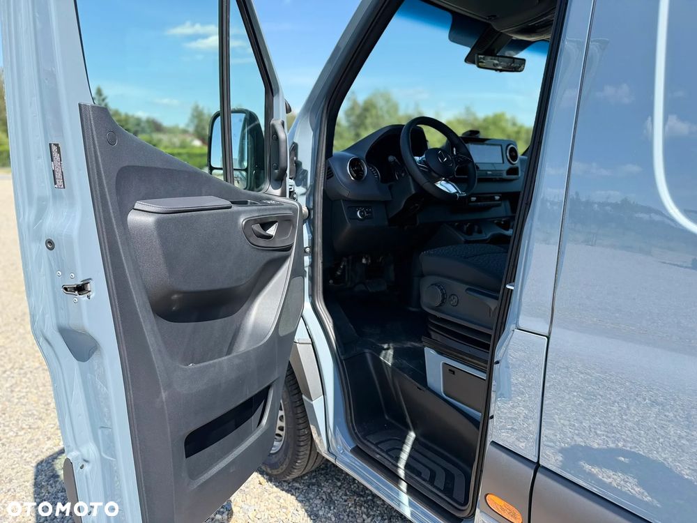 Mercedes-Benz Sprinter - 29