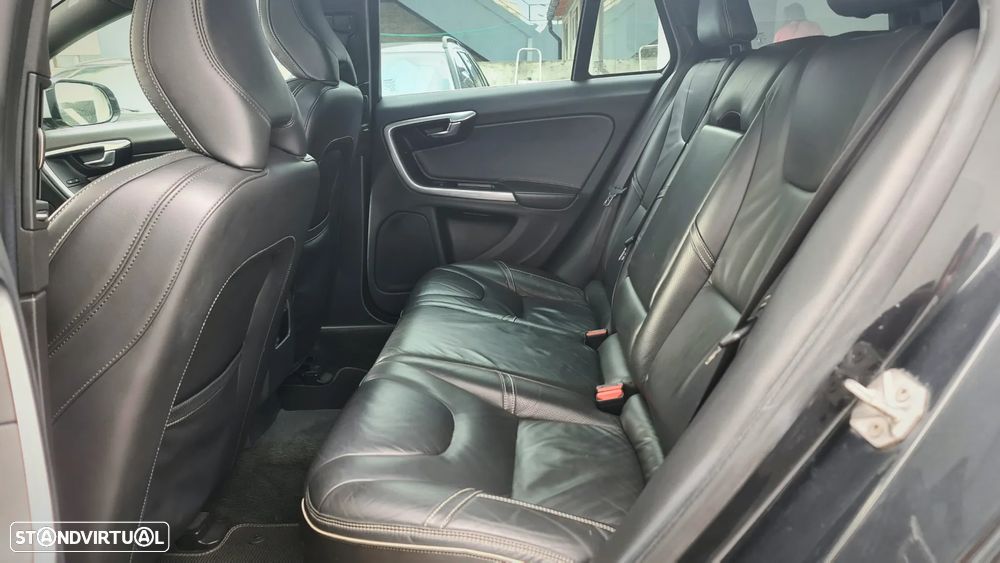 Volvo V60 2.4 D6 R-Design Sum.AWD Phev - 12