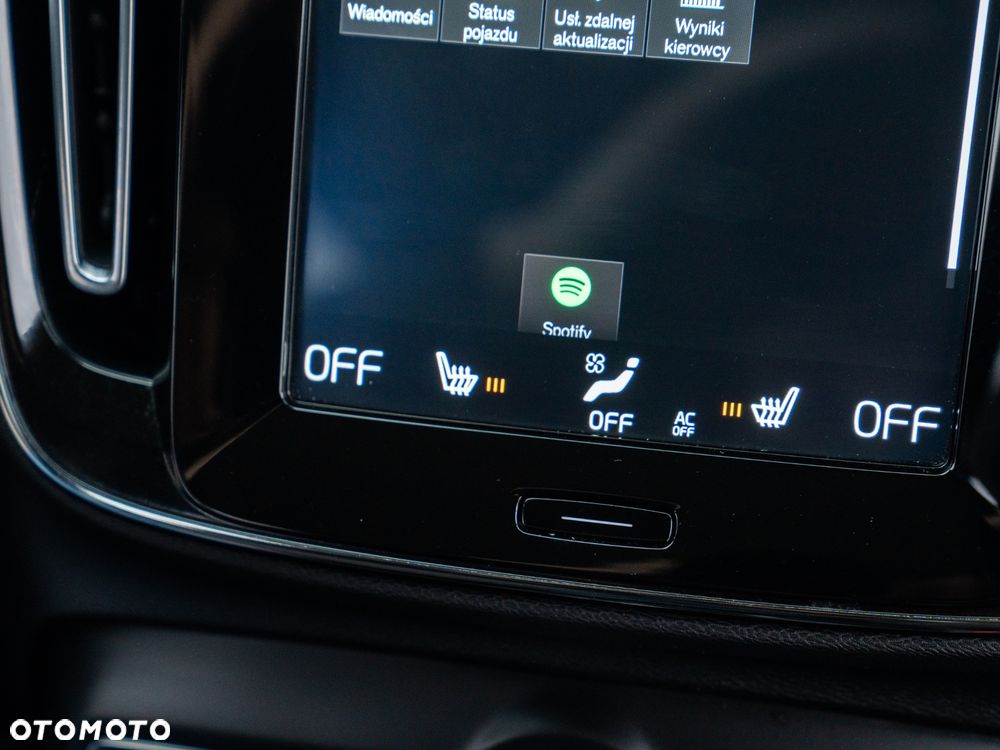 Volvo XC 40 D3 Momentum Pro - 40