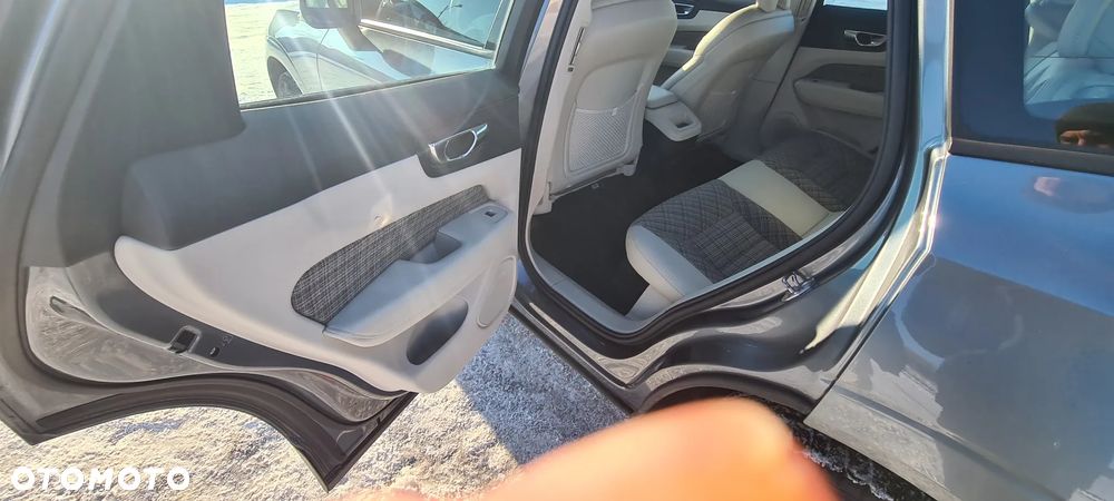 Volvo XC 60 D4 Momentum - 14