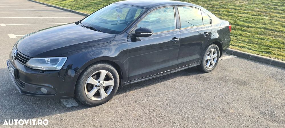 Volkswagen Jetta 1.6 TDI DPF Comfortline - 4