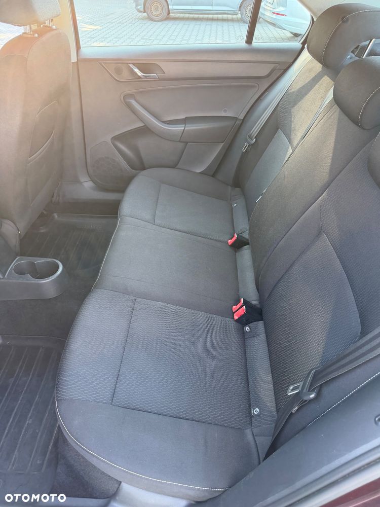 Skoda RAPID 1.6 TDI DPF Edition - 7