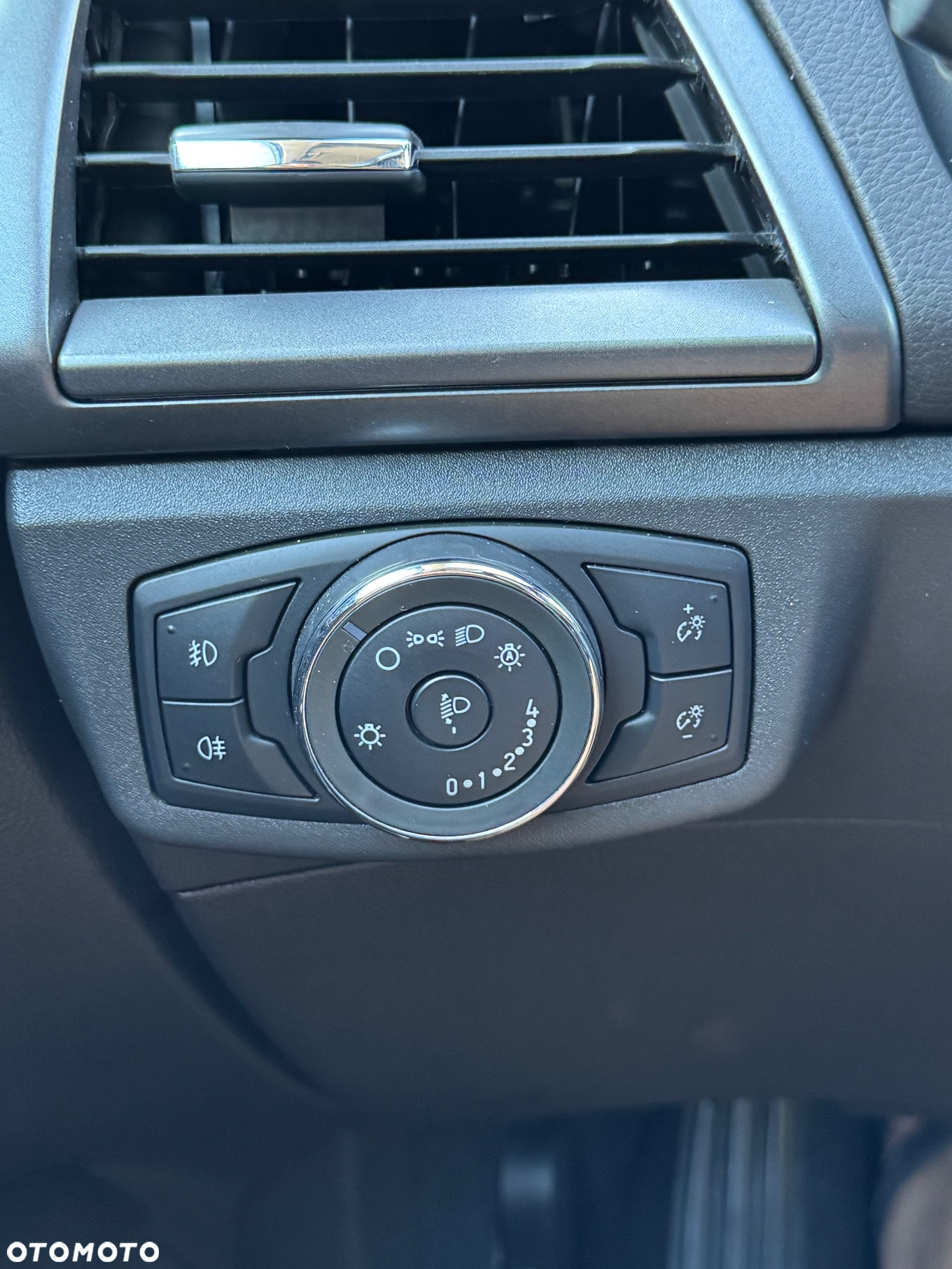 Ford Mondeo 1.5 EcoBoost Edition - 26