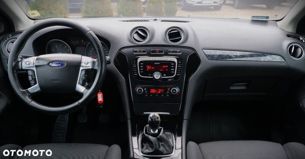 Ford Mondeo 2.0 EcoBoost Titanium - 13