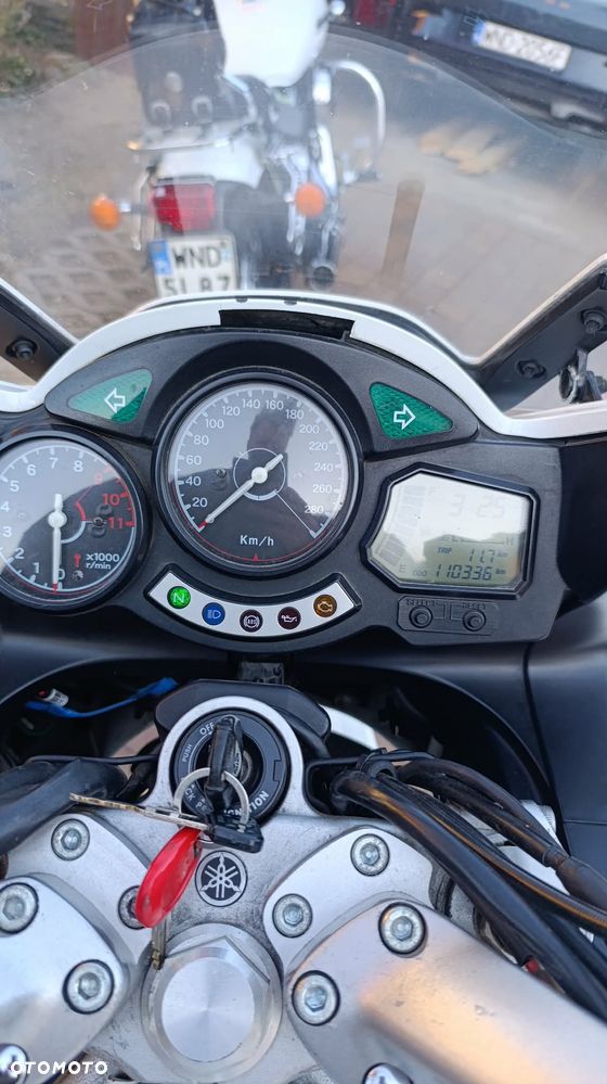 Yamaha FJR - 6