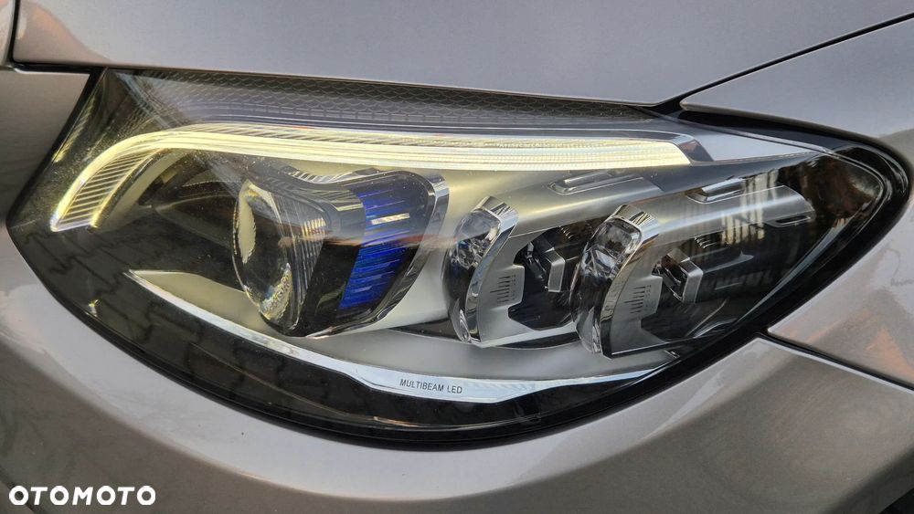 Mercedes-Benz Klasa C 300 d 9G-TRONIC Avantgarde - 32