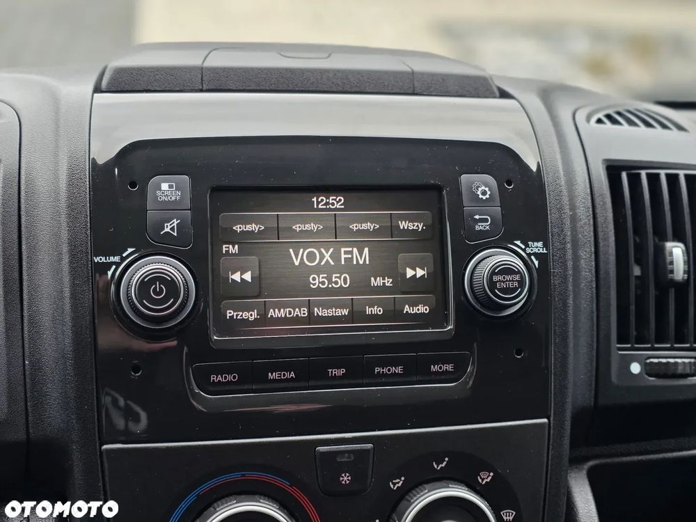 Peugeot Boxer L4H2 Extra Long 2.2 Diesel 165 Koni BEZWYPADKOWY z Polskiego Salonu I Model 2023 rok IPierwszy i Jedyny Właściciel I SERWISOWANY I Wyjątkowo Atrakcyjny Egzemplarz I - 29