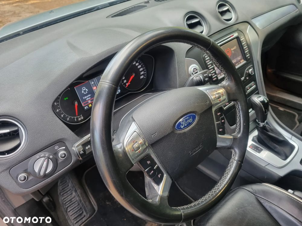 Ford Mondeo - 26