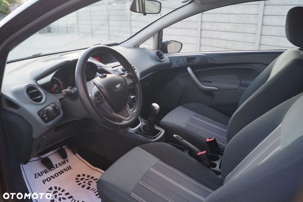 Ford Fiesta 1.25 Champions Edition - 31