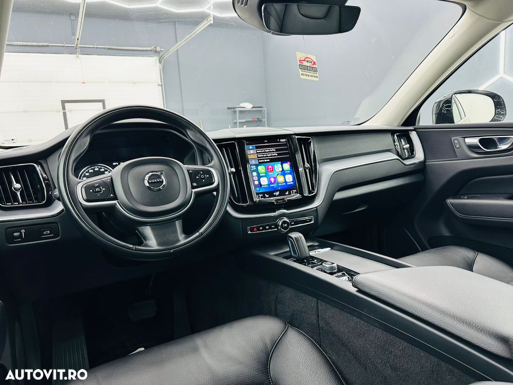 Volvo XC 60 B4 MHEV AT8 FWD Momentum Pro - 22