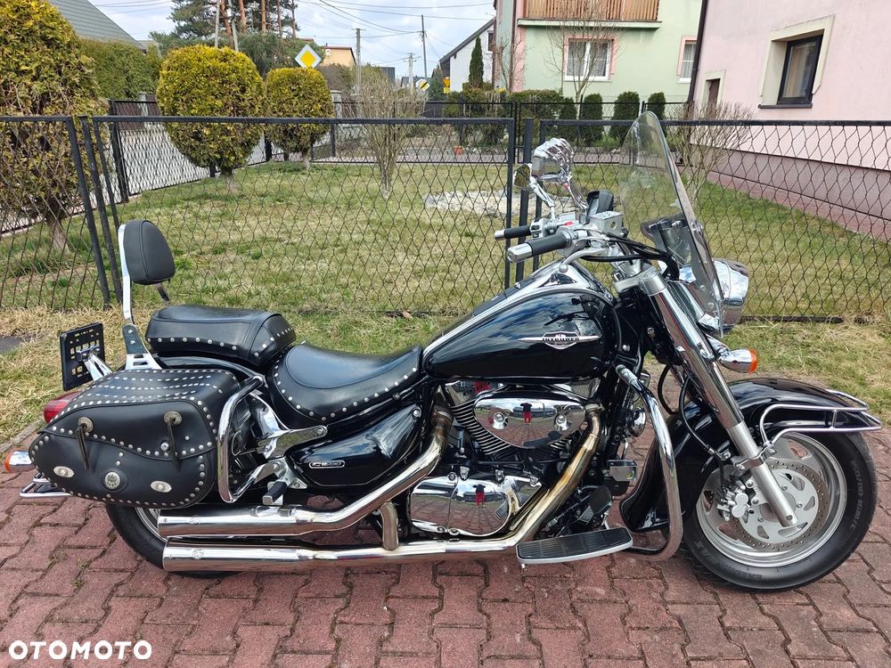 Suzuki Intruder - 1