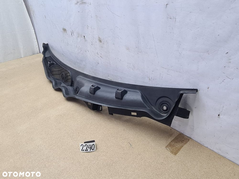 Mercedes W204 07-17r A2048300013 podszybie - 2