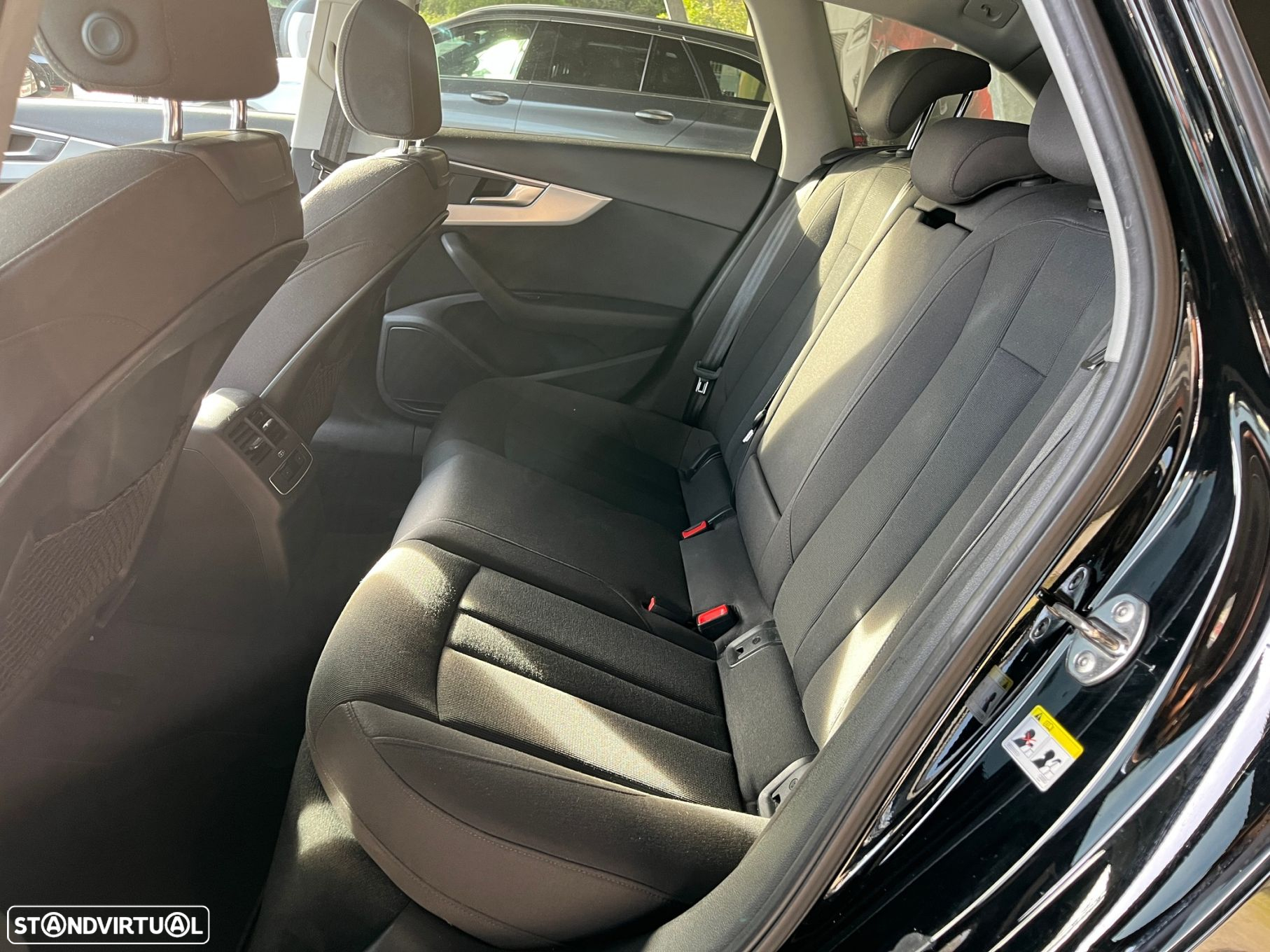 Audi A4 Avant 2.0 TDI Sport S tronic - 42